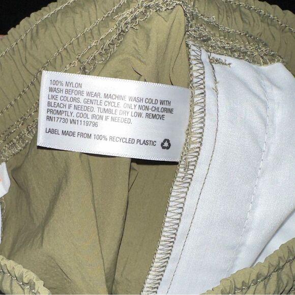 Cat & Jack Boys‎ Olive Green Nylon Pull On Shorts Size 5T - Picture 4 of 6